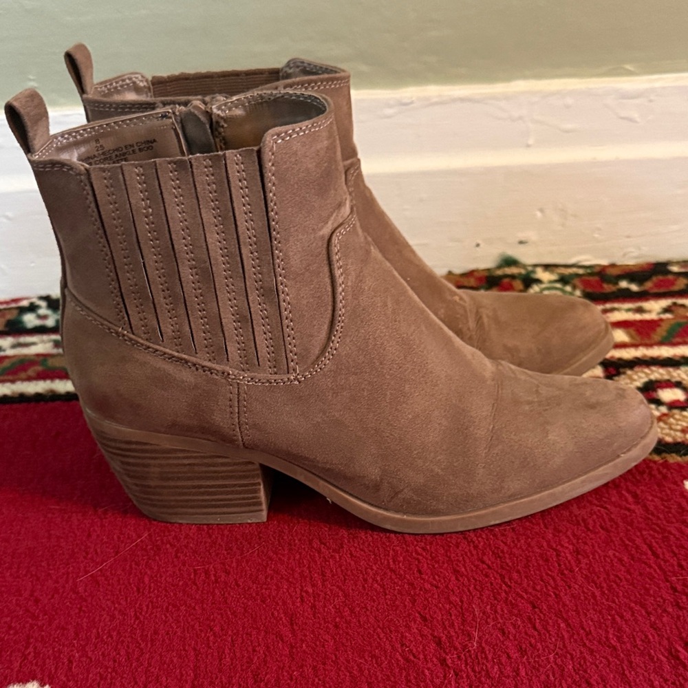 Old Navy Women’s Taupe Ankle Booties Boots Sz 8